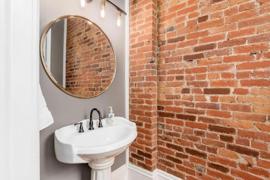 390 E Town St unit 1/2, Columbus, OH 43215 - photo 5