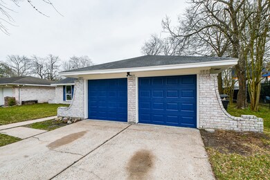 6443 Oaknut Dr, Houston, TX 77088 - photo 3