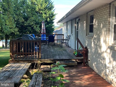 13971 Crest Ave, Waynesboro, PA 17268 - photo 4