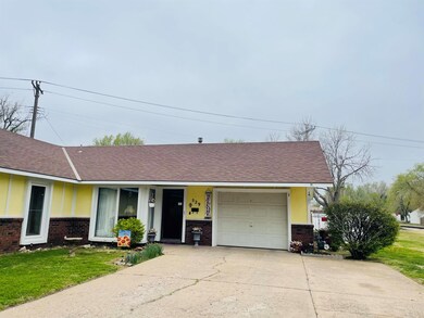 approximately 1490 sq ft