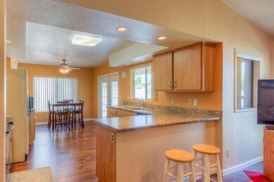 Kitchen (2)