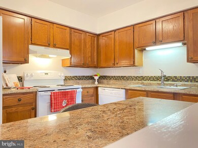 2853 Madeira Ct, Woodbridge, VA 22192 - photo 5