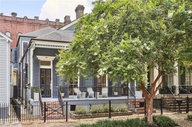 Fabulous location nestled between the Historic Gar