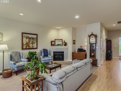 20282 Hoodview Ave, West Linn, OR 97068 - photo 6