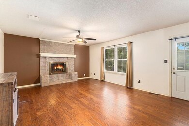 704 Lark St, Raymore, MO 64083 - photo 5