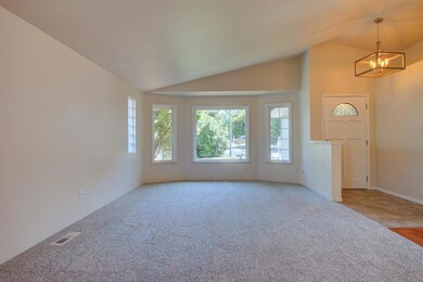 1533 Valley View Dr, Medford, OR 97504 - photo 5