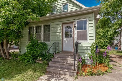 219 11th St N, Moorhead, MN 56560-08