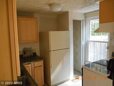 418 Shady Glen Dr, Capitol Heights, MD 20743 - photo 3