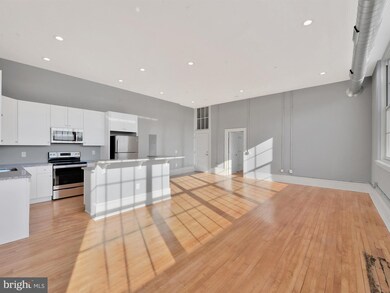 20 W Market St unit APARTMENT 8, Palmyra, PA 17078 - photo 4