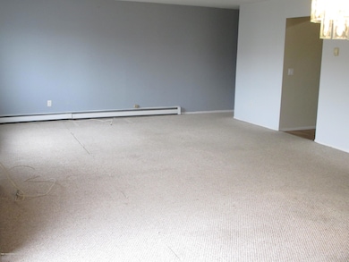 84 Daffodil Ln unit A, Staten Island, NY 10314 - photo 5