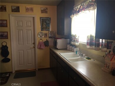 16320 Molino Dr, Victorville, CA 92395 - photo 4