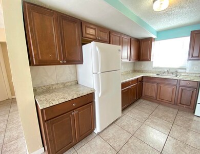 1412 Okeechobee Rd unit 3, West Palm Beach, FL 33401 - photo 3