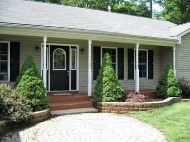 137 Caribou Rd, Dingmans Ferry, PA 18328 - photo 6