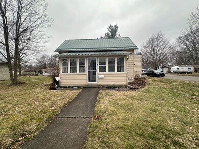 1221 5th St, Covington, IN 47932 - photo 2