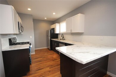 216 W 11th St S, Newton, IA 50208 - photo 7