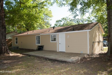 3233 Riverbend Rd, Moss Point, MS 39562 - photo 2