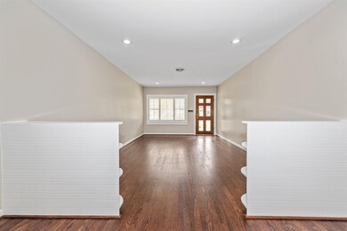 1011 W 41st St, Houston, TX 77018 - photo 6