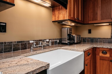 2035 N Us-31 N unit 105, Traverse City, MI 49686 - photo 6