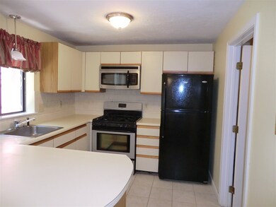 14 Adams Ave, MerriMacK, NH 03054 - photo 4