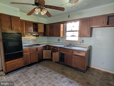 4302 Parkwood Ave, Baltimore, MD 21206 - photo 6