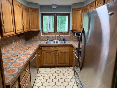 18 Hartson Cir, Hudson, NH 03051 - photo 5