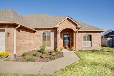 2209 Mt Vernon Rd, Enid, OK 73703 - photo 2