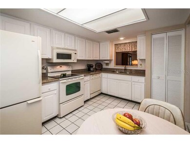 880 Glenmore Ct unit D, Palm Harbor, FL 34684 - photo 3