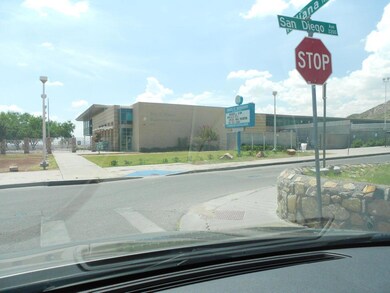 2221 Gold Ave, El Paso, TX 79930 - photo 4