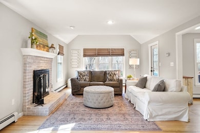 22 Roosevelt Ln, Hopkinton, MA 01748 - photo 5