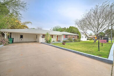 1218 E 2nd St-3