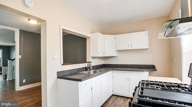 310 Clifton Ave, Darby, PA 19023 - photo 6