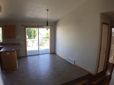 723 E Tara Lee Ave, Medical Lake, WA 99022 - photo 4