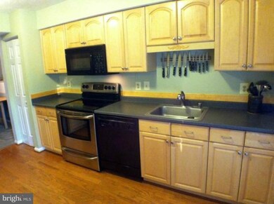 14013D Grumble Jones Ct, Centreville, VA 20121 - photo 4