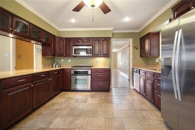 Impressive Custom Cabinets with Zodiaq Quartz Coun