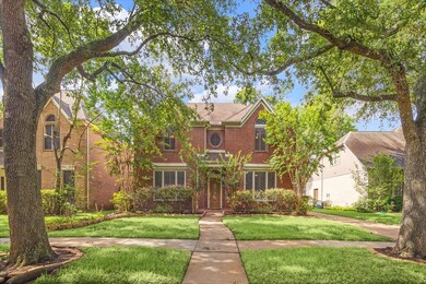 Be welcomed with outstanding curb appeal with a tr