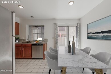 Eat-in Kitchen