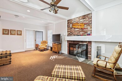 12417 Goldfinch Ct, Potomac, MD 20854 - photo 2