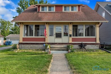 539 W 3rd St, Port Clinton, OH 43452 - photo 3