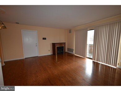 403 Lindsey Ct unit 403, Marlton, NJ 08053 - photo 2