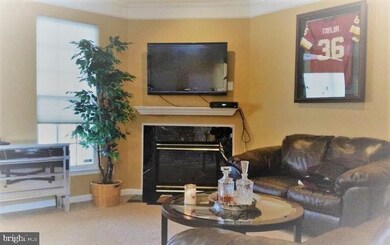 13100 Park Crescent Cir, Herndon, VA 20171 - photo 3