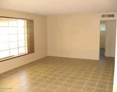 Resize Wizard-1 living room