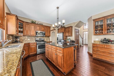 304 White Pines Ln, Oswego, IL 60543 - photo 3