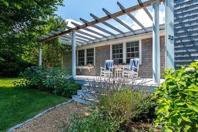22 Kitts Field Cir, Edgartown, MA 02539 - photo 2