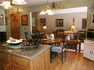 985 Castlebar Dr, North Tonawanda, NY 14120 - photo 3