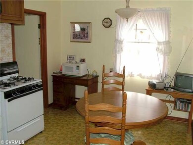 Kitchen - eat-in area of kitchen