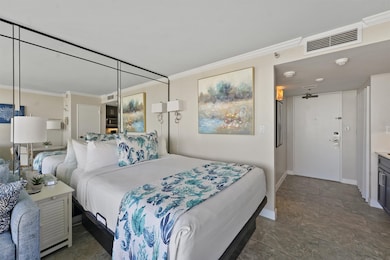 Plush bedding and tranquil tones for the ultimate