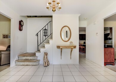 003_Foyer