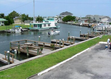 Docks Lawn View Right(2)