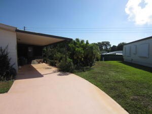 7325 SE Independence Ave, Hobe Sound, FL 33455 - photo 2