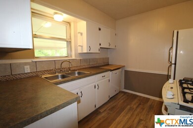 908 Little St, Copperas Cove, TX 76522 - photo 6